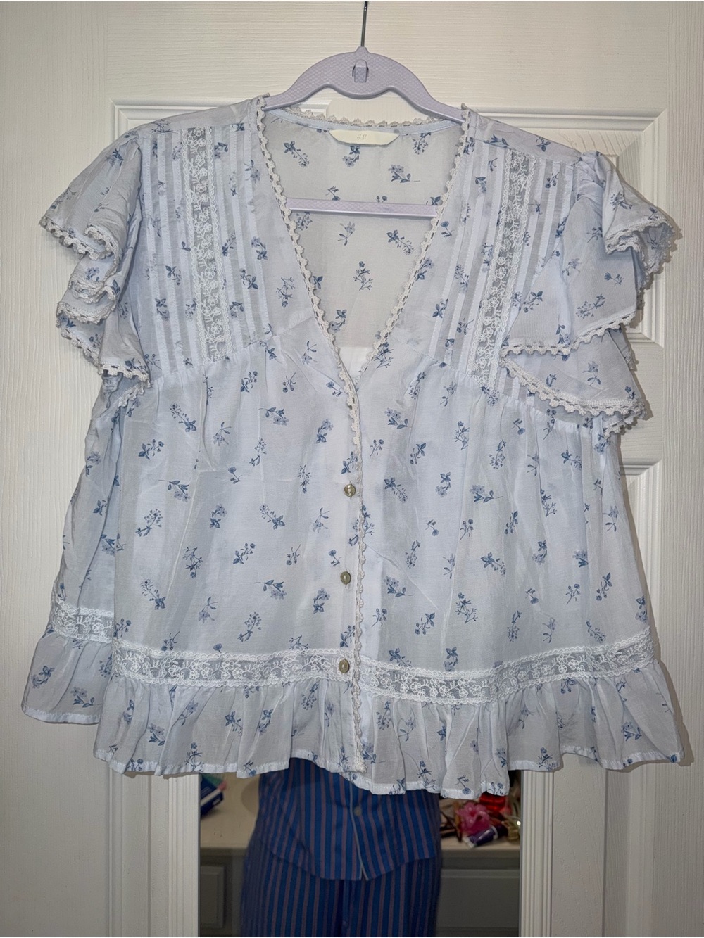 H&M Pale Blue Floral Ruffle Button-Front Blouse NWOT